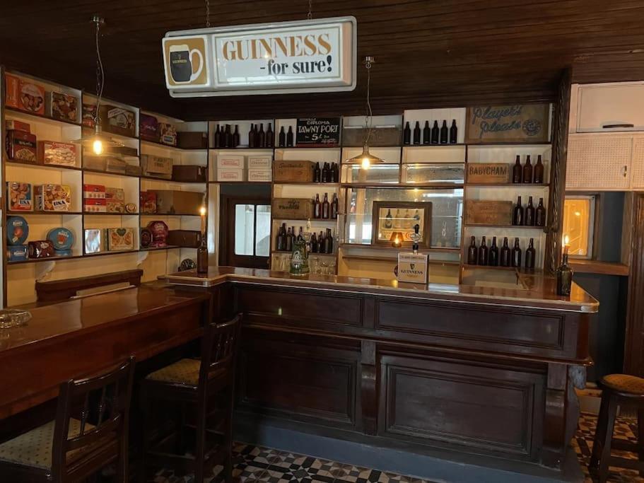 カアーサイビーン Tw O Connell Old World Irish Pubヴィラ エクステリア 写真