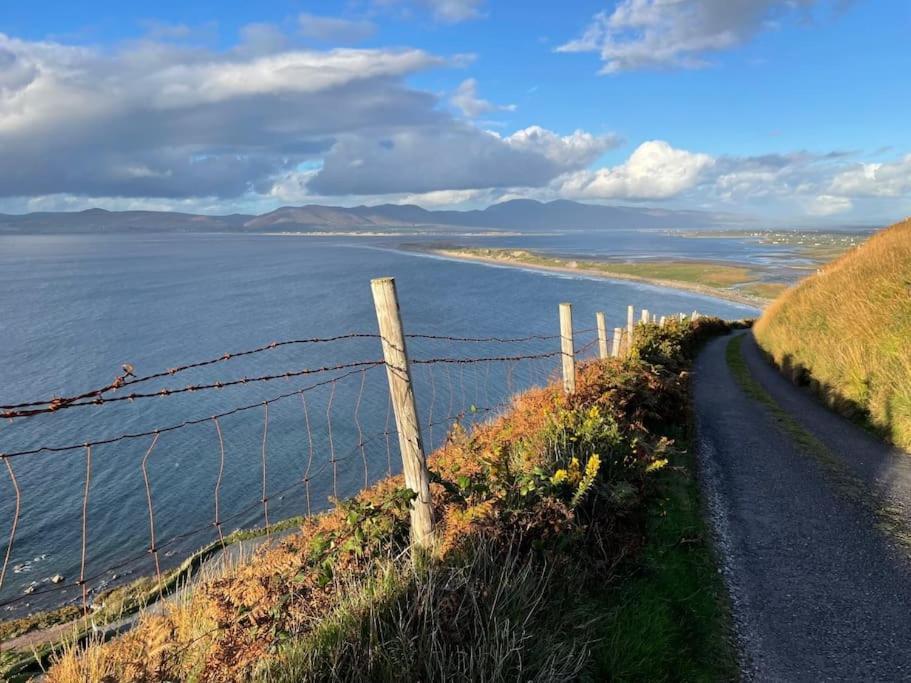 カアーサイビーン Tw O Connell Old World Irish Pubヴィラ エクステリア 写真